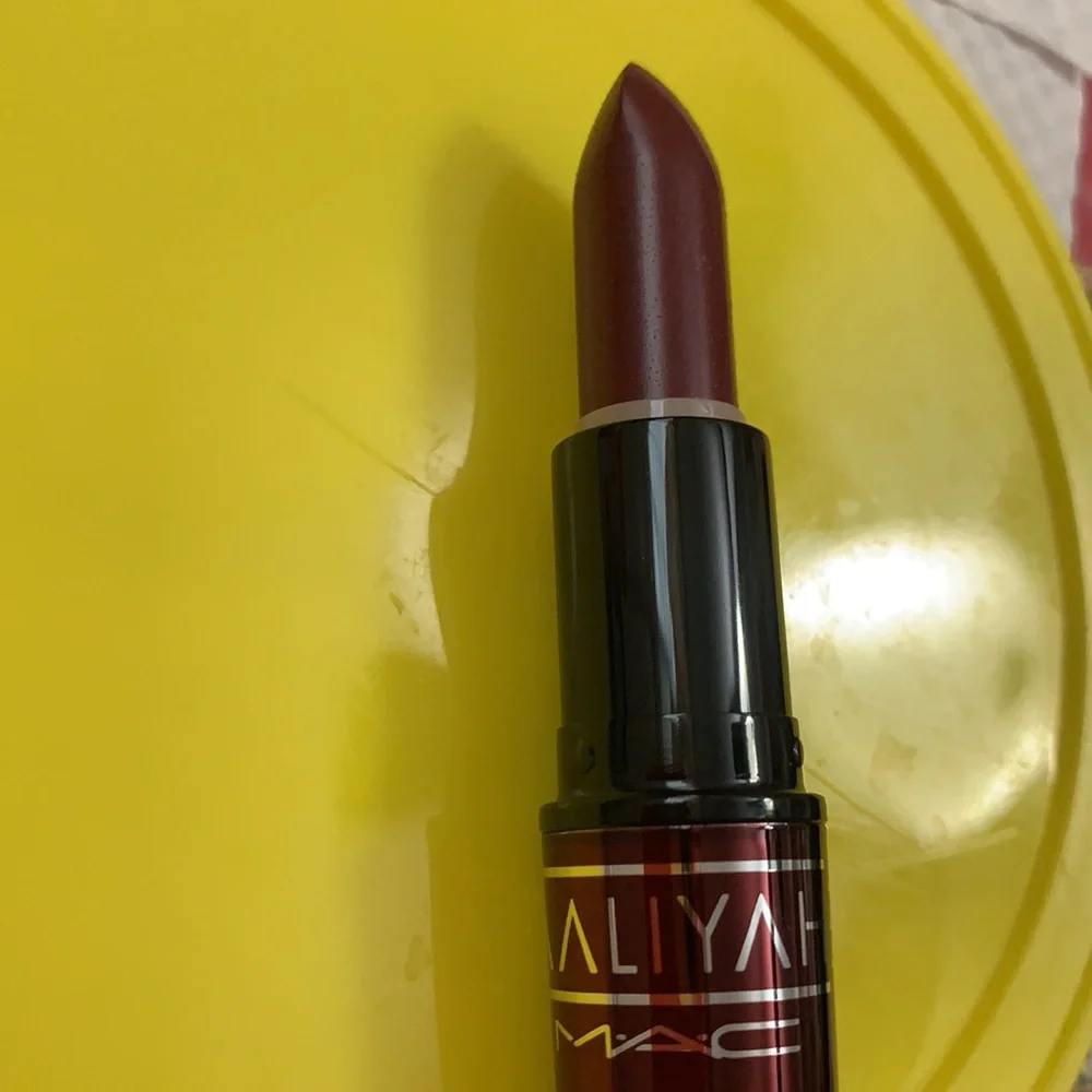 NEW AALIYAH MAC A28 MORE THAN A WOMAN LIPSTICK ROUGE ALEVRES